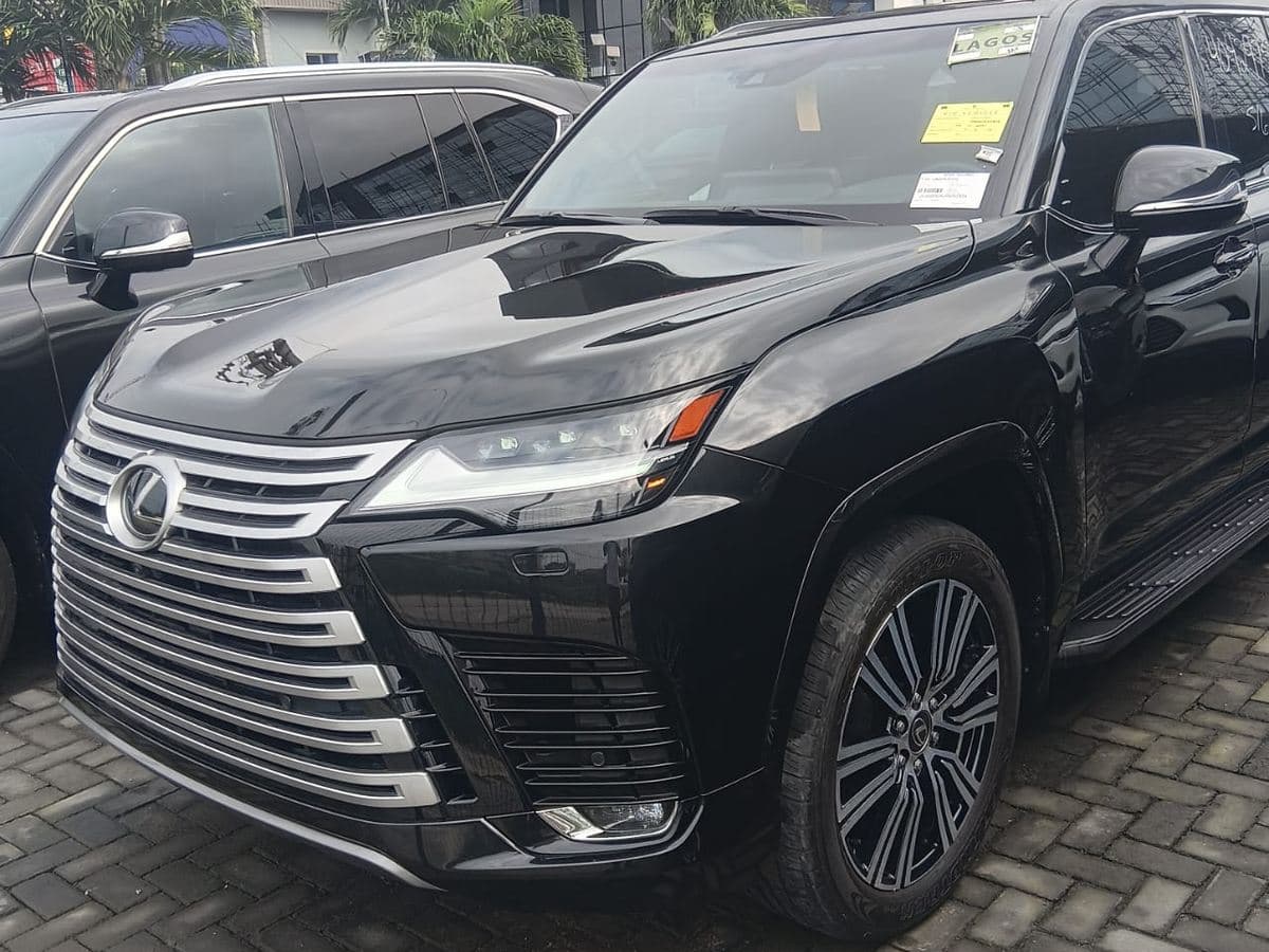 Lexus LX 600