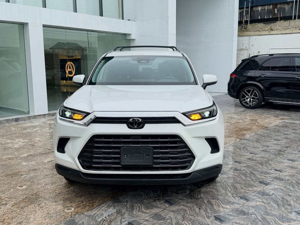 Toyota Grand Highlander view 2